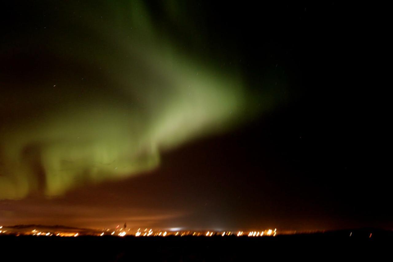 Bed and Breakfast Mabuhay Lakeside Manor Yellowknife Exterior foto
