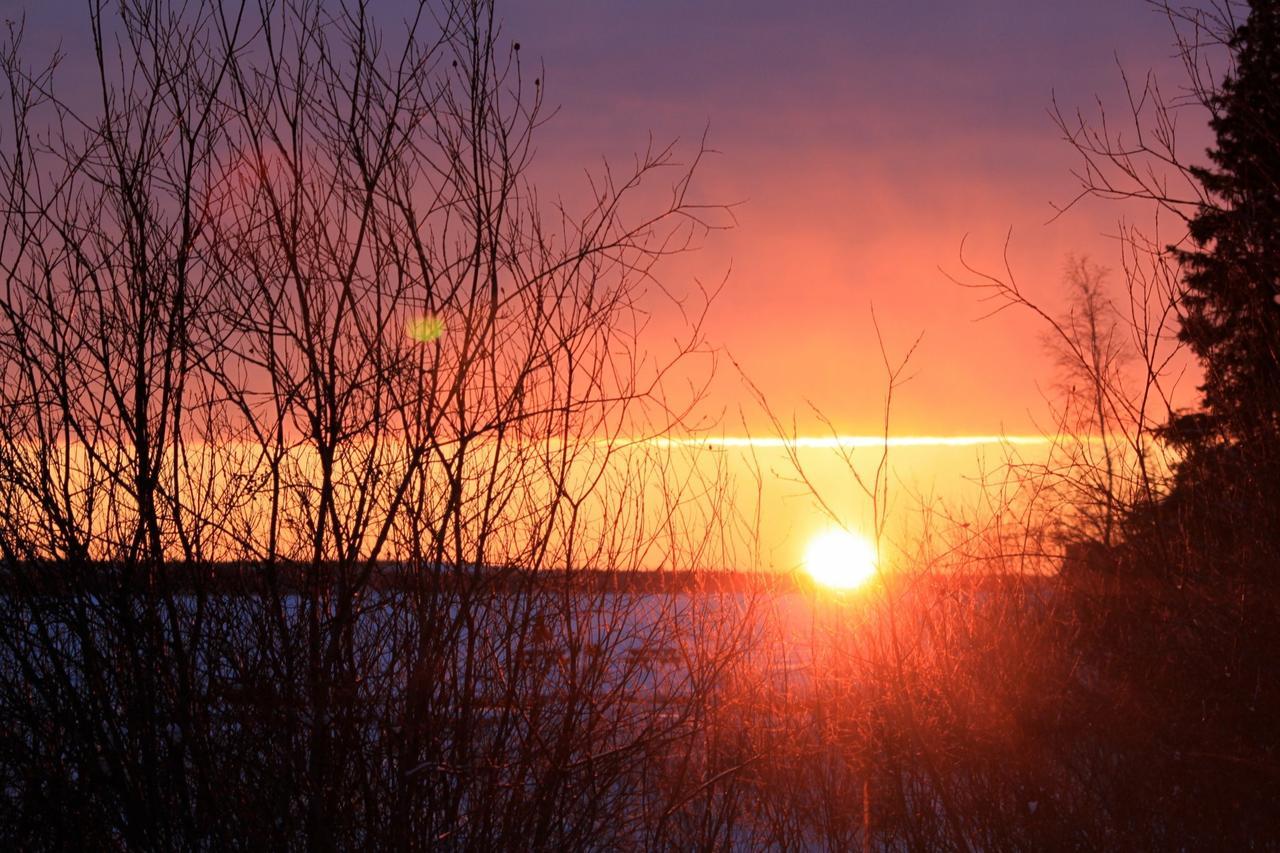 Bed and Breakfast Mabuhay Lakeside Manor Yellowknife Exterior foto