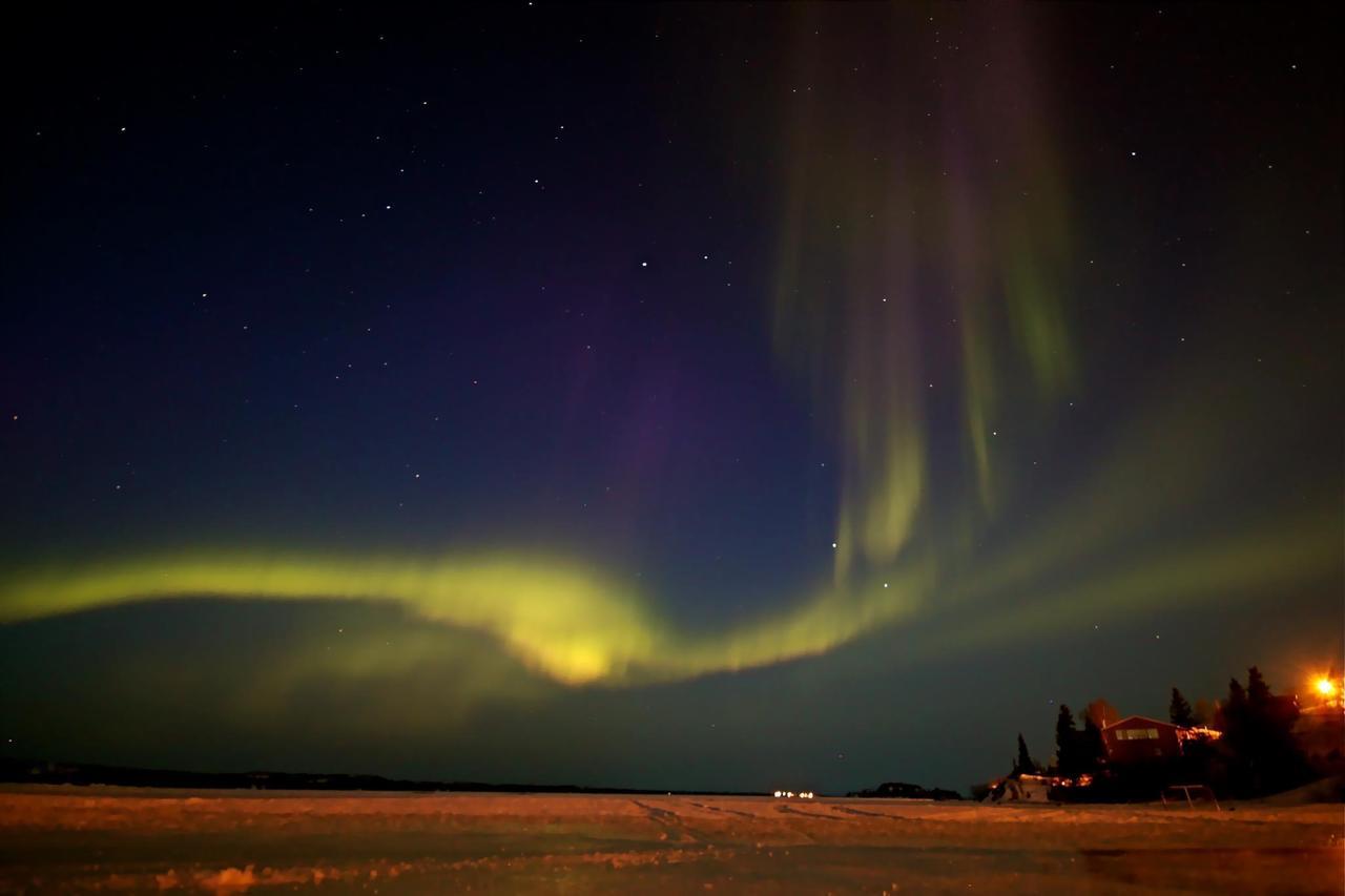 Bed and Breakfast Mabuhay Lakeside Manor Yellowknife Exterior foto