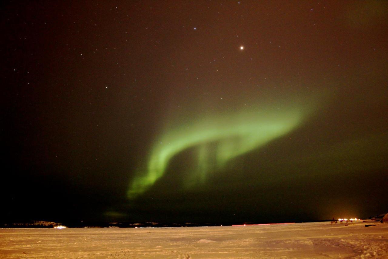 Bed and Breakfast Mabuhay Lakeside Manor Yellowknife Exterior foto