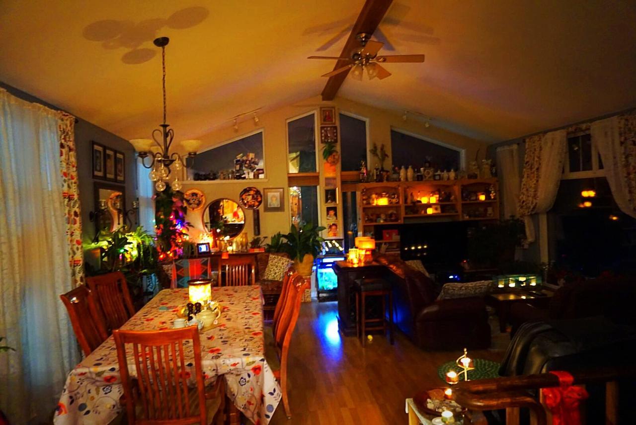 Bed and Breakfast Mabuhay Lakeside Manor Yellowknife Exterior foto