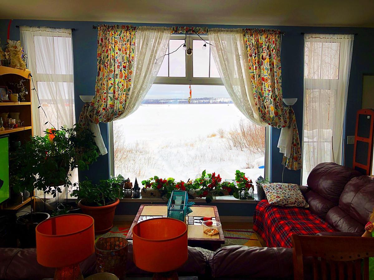 Bed and Breakfast Mabuhay Lakeside Manor Yellowknife Exterior foto