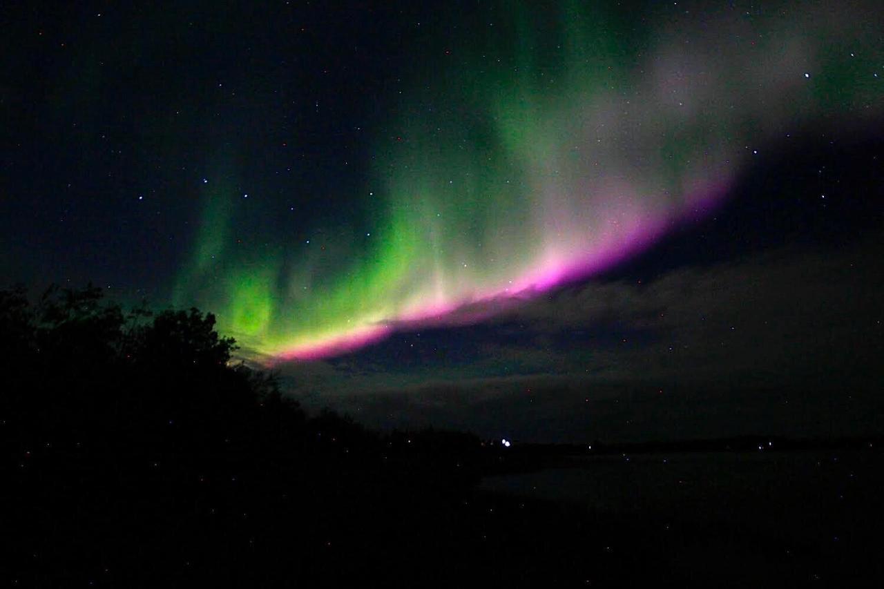 Bed and Breakfast Mabuhay Lakeside Manor Yellowknife Exterior foto