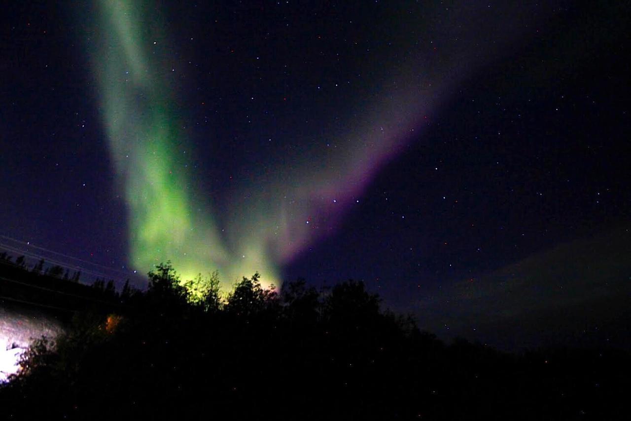 Bed and Breakfast Mabuhay Lakeside Manor Yellowknife Exterior foto